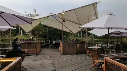 Anthology Caffe dengan view bagus