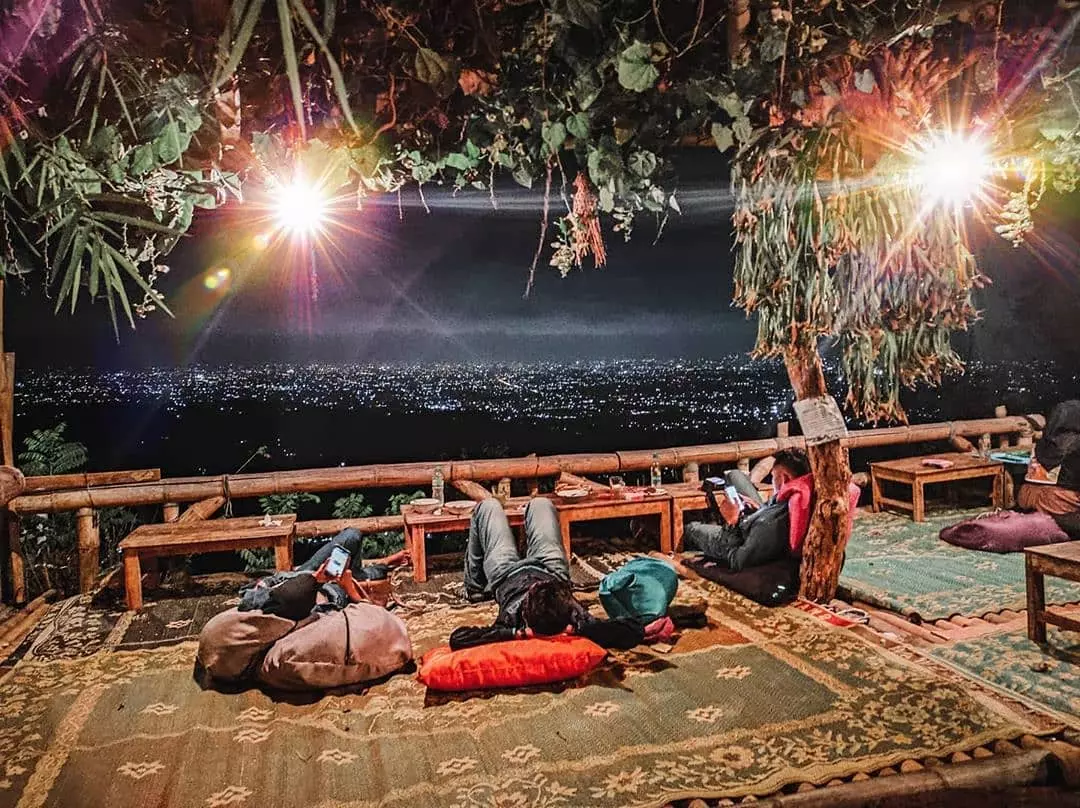 Tempat Nongkrong di Jogja, Watu Amben Watu Amben