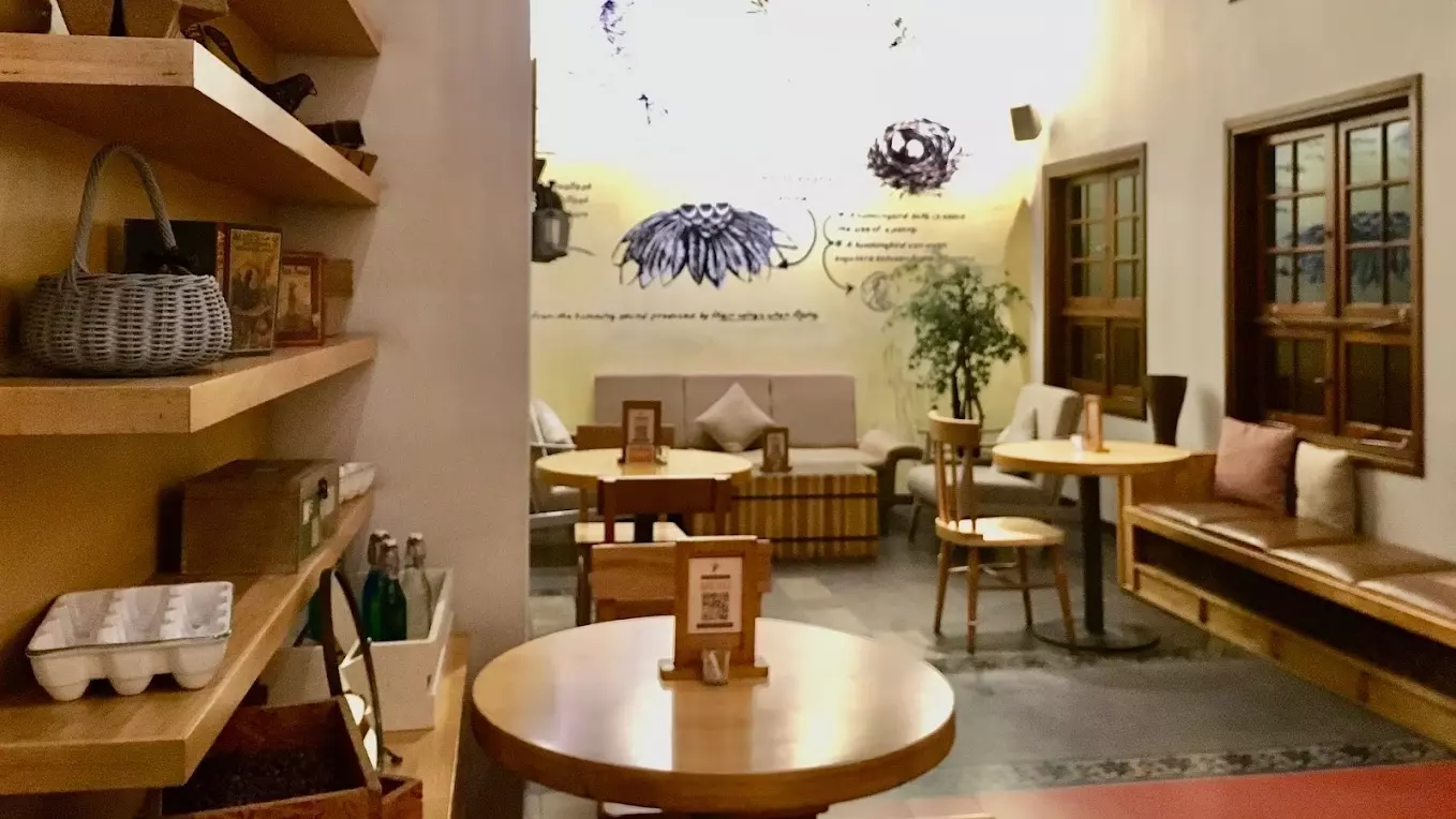 Hummingbird Eatery & Space