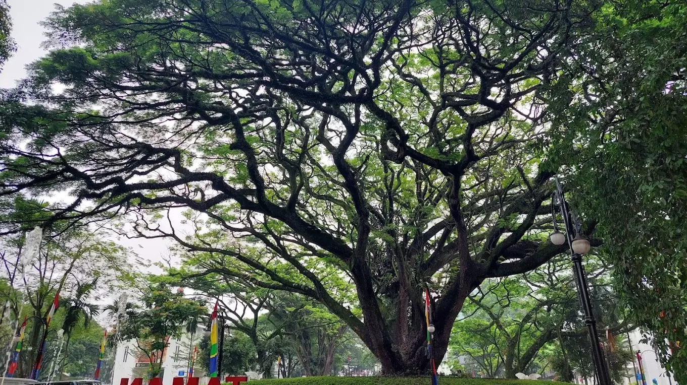 Taman Labirin Balai Kota Bandung
